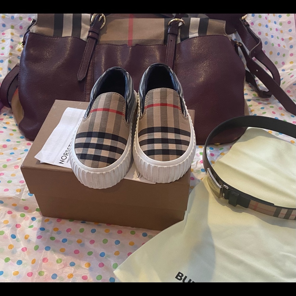 Burberry toddler shoes size 7.5/24